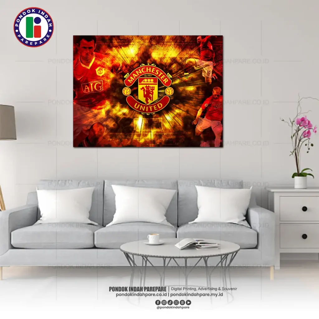 Hiasan dinding MU ( manchester United ) di pajang di ruang tamu | Percetakan Pondok Indah Parepare